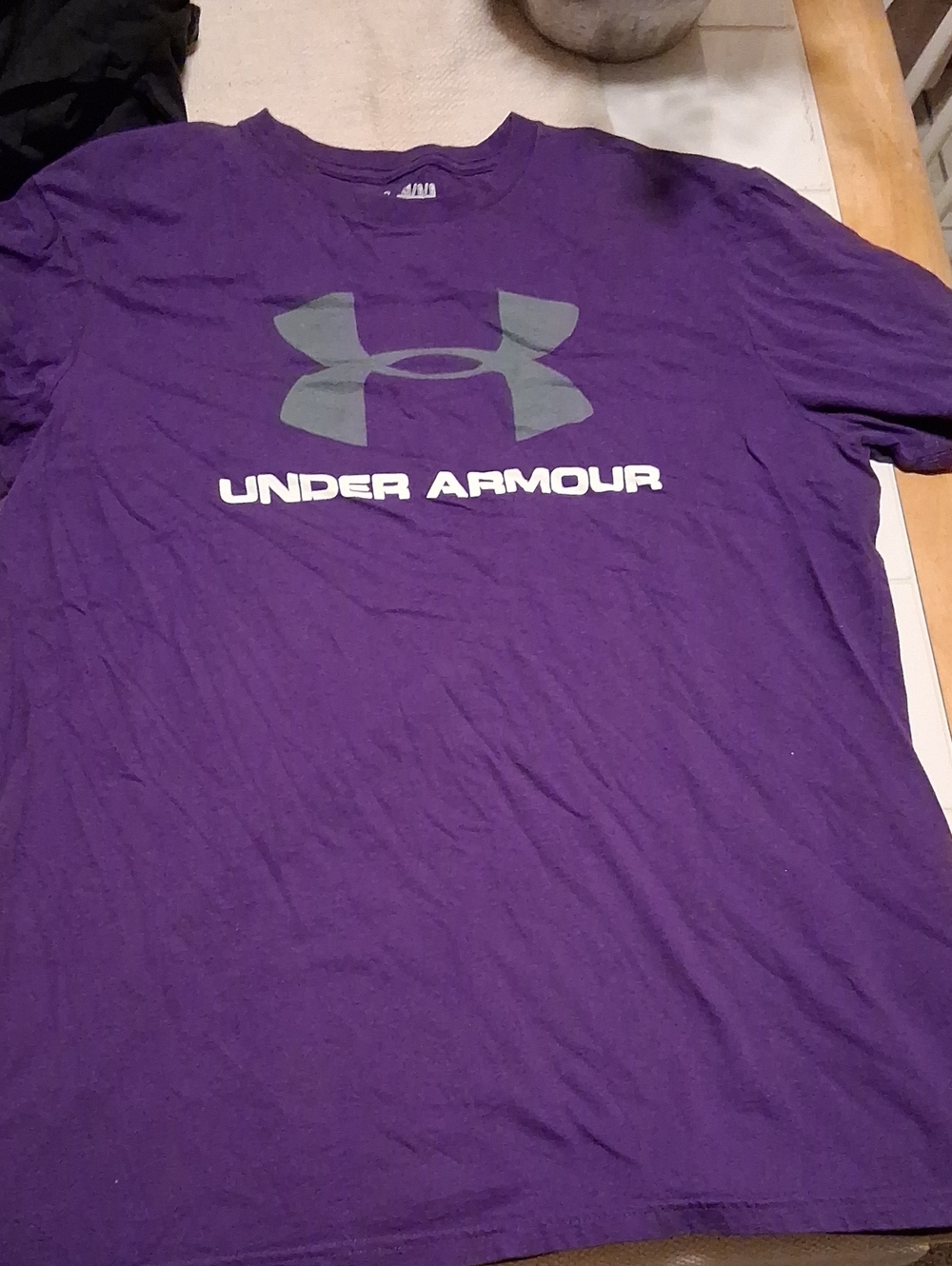 Mens Under Armour Purple Short‑Sleeve Logo Tee with Gray Emblem Size L